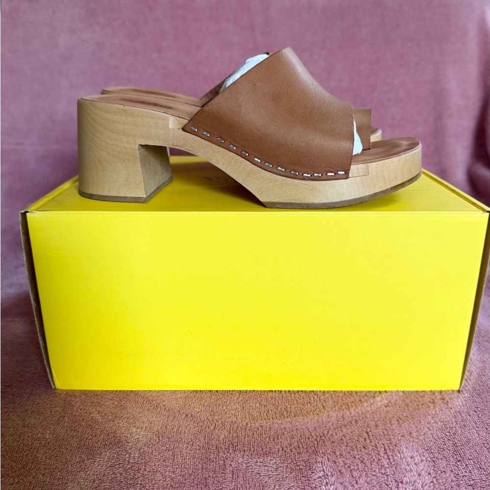 Swedish Hasbeens Brown Leather platform clogs Size 7